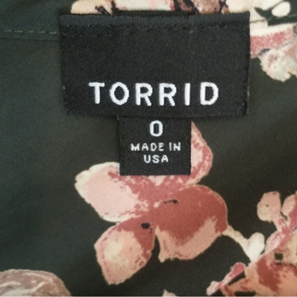 TORRID Boho Floral Shirred Waist Babydoll Blouse Flowy Sleeves Key Tie Size 0 - Picture 4 of 4